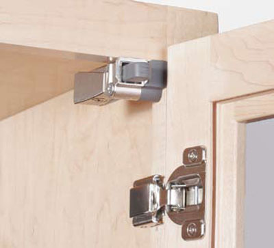 Blumotion for cabinet doors with compact hinges